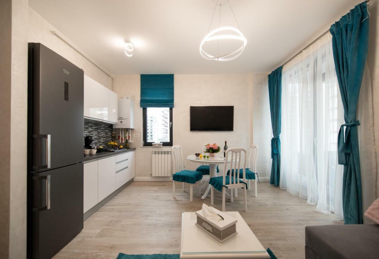 Luxury Apartment By The Sea ママイア エクステリア 写真
