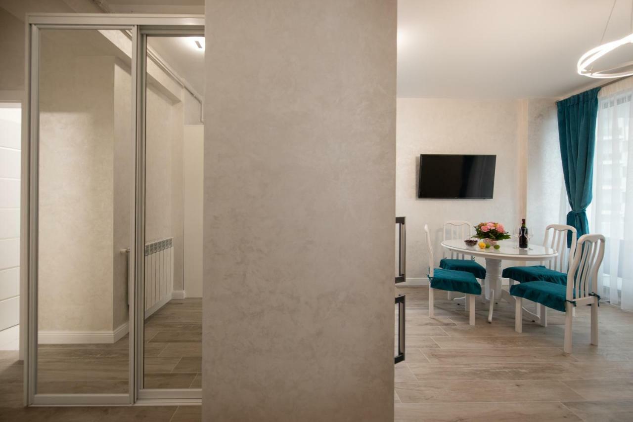 Luxury Apartment By The Sea ママイア エクステリア 写真