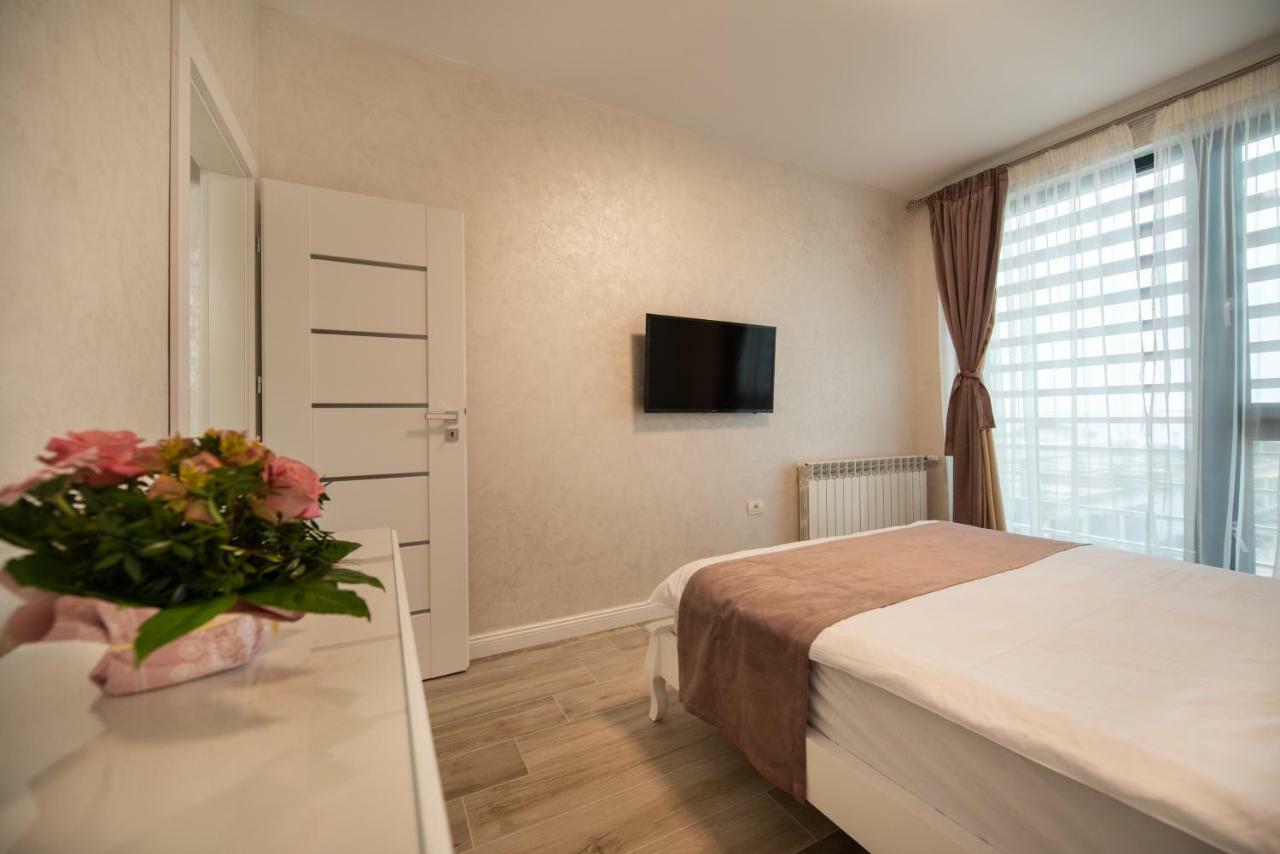 Luxury Apartment By The Sea ママイア エクステリア 写真